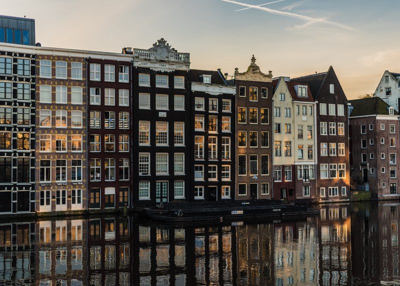Au secours: de mannen van VLABEL hebben een zonneslag opgelopen!